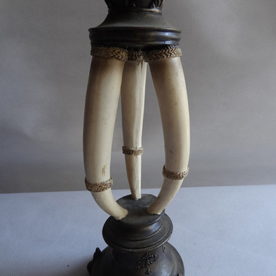 仿古象牙白燭臺 家居工藝的優(yōu)雅點(diǎn)綴