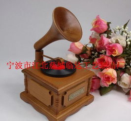 復古木制留聲機 穿越時光的精致工藝品